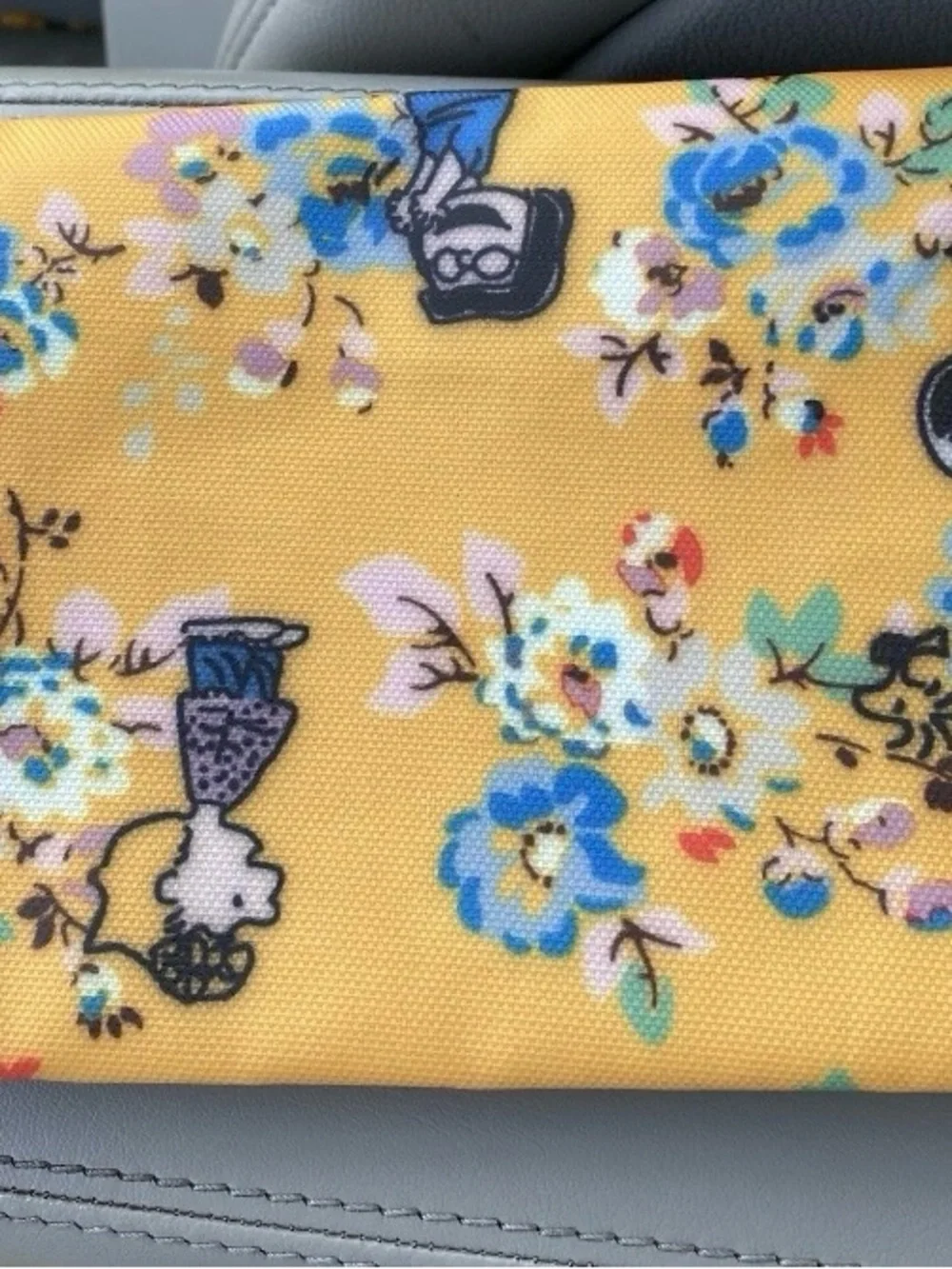 Gaenmesn Peanuts Yellow Floral Women’s Makeup Bag